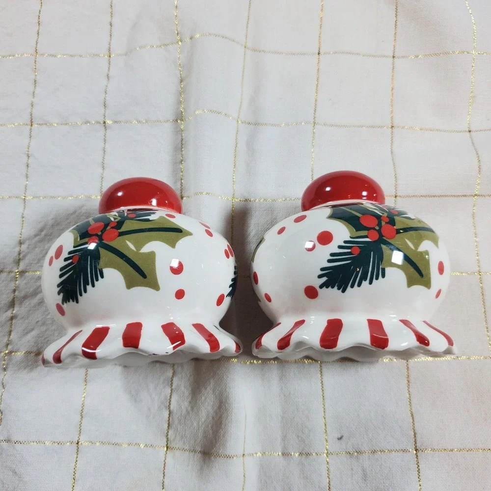 Cotton Colors By Laura Johnson‎ Christmas Holly Ruffle Salt & Pepper Shakers NWT